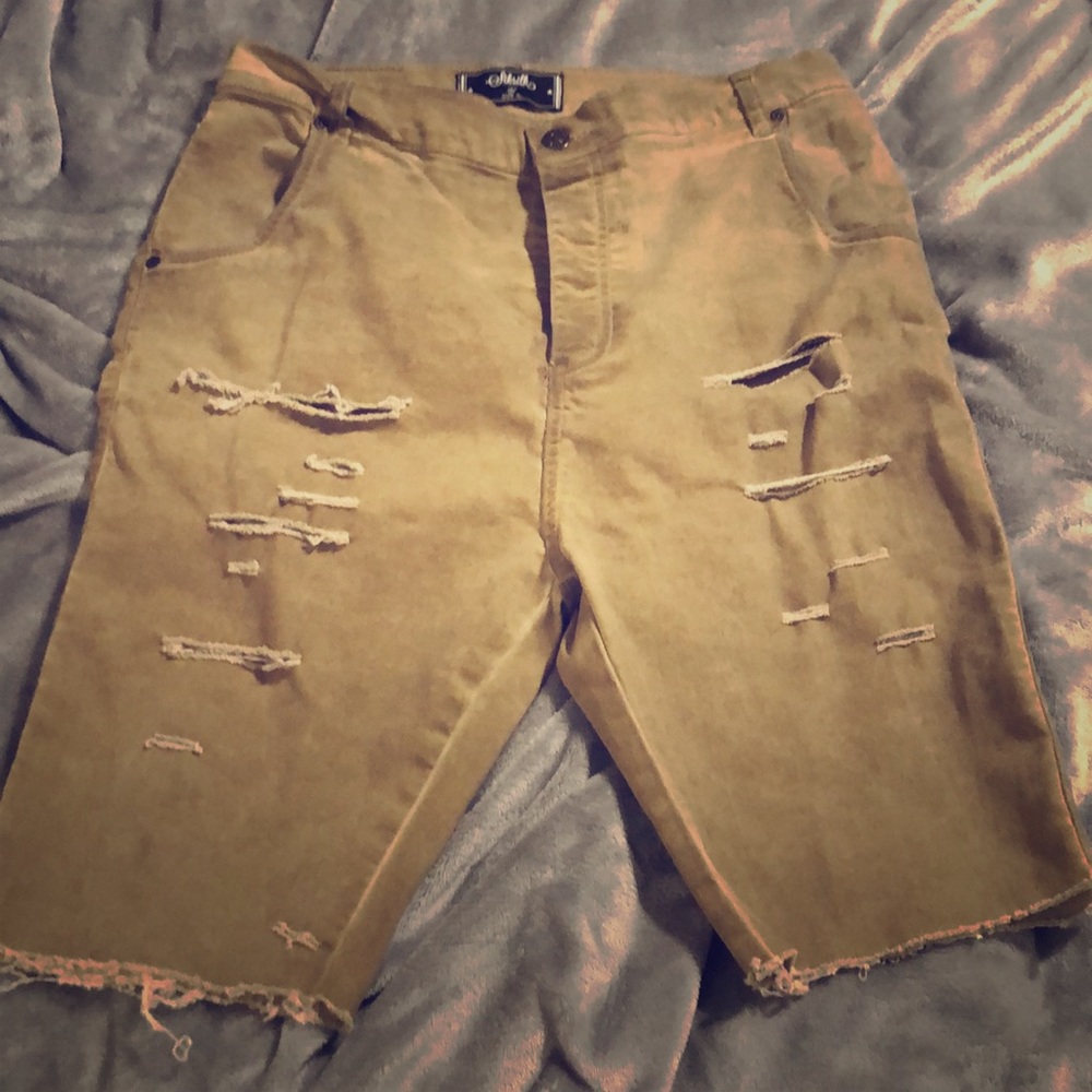 Men’s Denim shorts washed out style